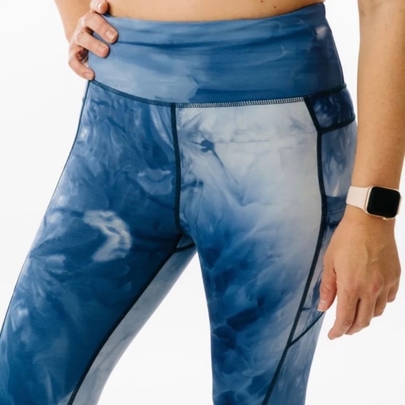 Zyia Active Light N Tight Hi-Rise Capri Leggings Navy Hendrix Tie Dye - Picture 2 of 11